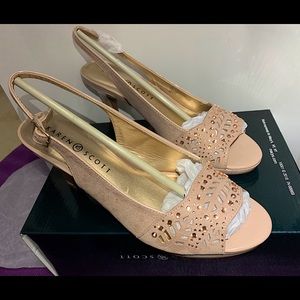 NWT Karen Scott Peep-toe Nude Pumps